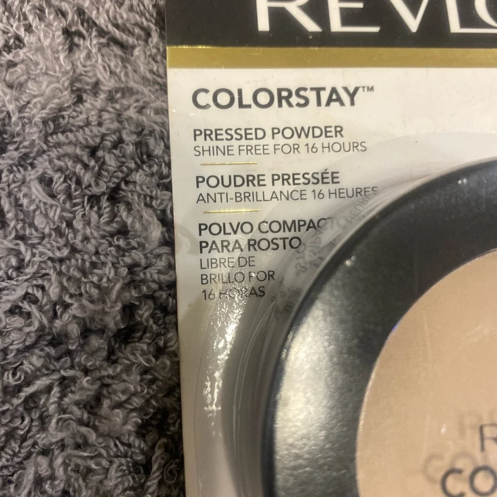 Revlon Colorstay Pressed Powder-810 Fair